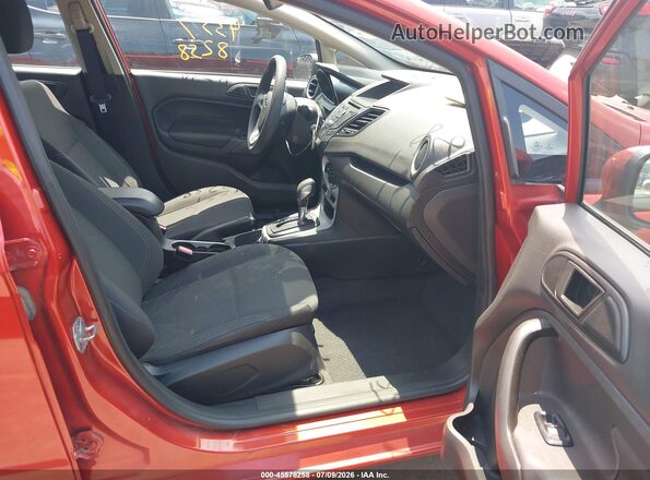 3FADP4BJ7JM142537 2018 FORD FIESTA Red Вид салону спереду