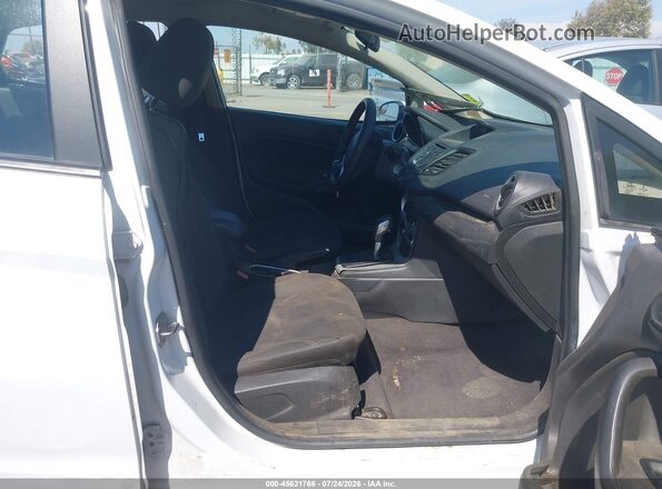 3FADP4BJ7KM124332 2019 FORD FIESTA White Widok wnętrza z przodu