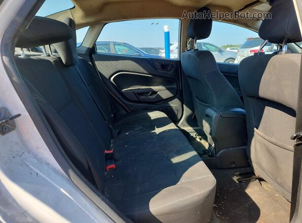 3FADP4BJ8HM104843 2017 FORD FIESTA Белый Вид задних сидений