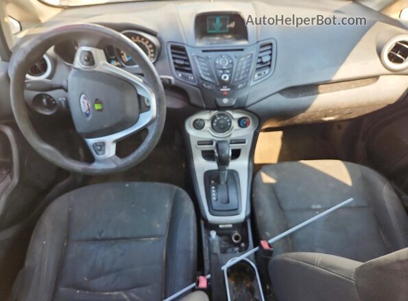 3FADP4BJ8HM104843 2017 FORD FIESTA Белый Вид панели приборов