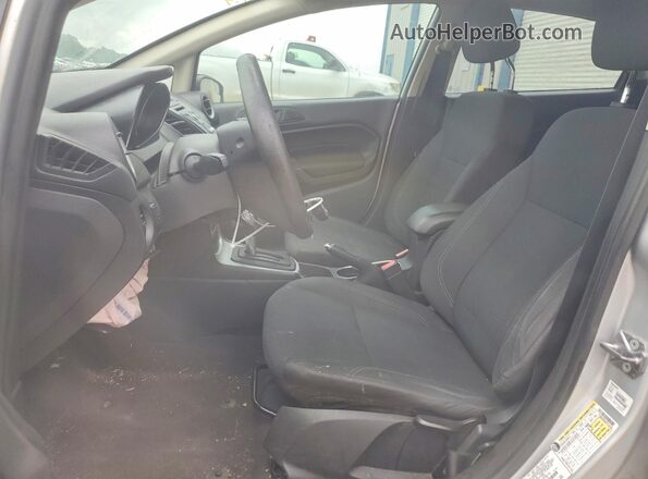 3FADP4BJ8JM132230 2018 FORD FIESTA Silver Սալոնի դիմացի տեսք