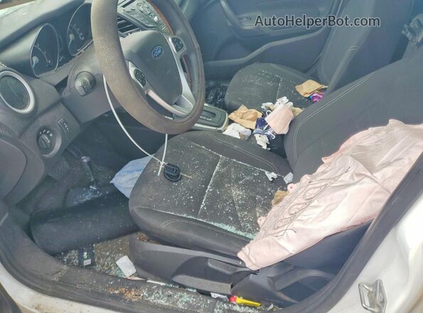 3FADP4BJ8JM143650 2018 FORD FIESTA Белый Вид салона спереди