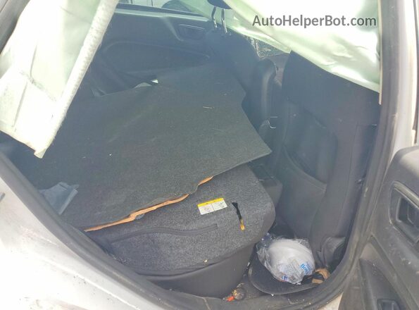 3FADP4BJ8JM143650 2018 FORD FIESTA Белый Вид задних сидений