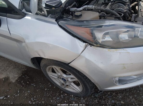 3FADP4BJ8KM166220 2019 FORD FIESTA Silver Widok z przodu