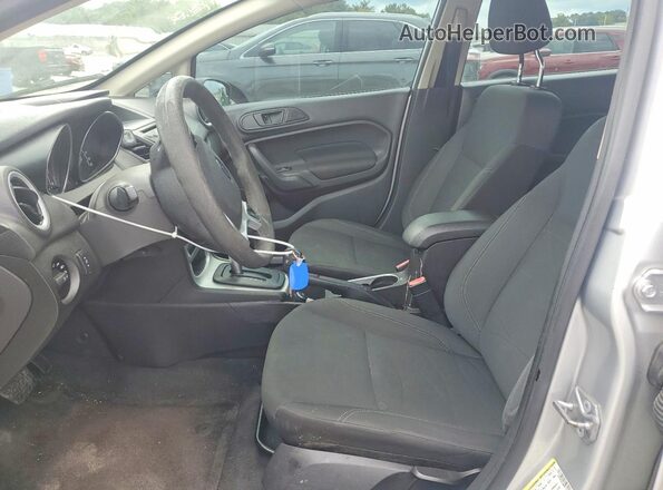 3FADP4BJ9HM118542 2017 FORD FIESTA Серебряный Вид салона спереди