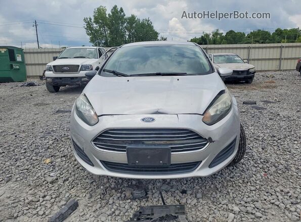 3FADP4BJ9HM118542 2017 FORD FIESTA Серебряный Вид спереди