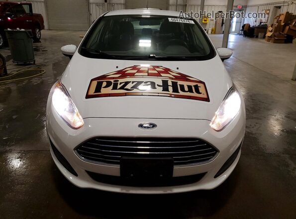 3FADP4BJ9HM150407 2017 FORD FIESTA White Widok z przodu