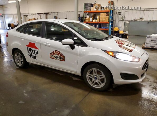 3FADP4BJ9HM150407 2017 FORD FIESTA White Przód prawy