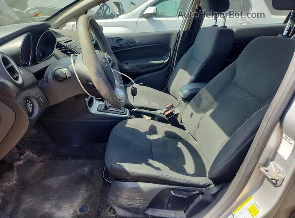 3FADP4EJ2JM122112 2018 FORD FIESTA Silver Widok wnętrza z przodu
