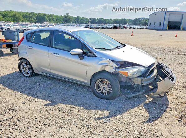 3FADP4EJ2KM126369 2019 FORD FIESTA Серебряный Передняя правая четверть