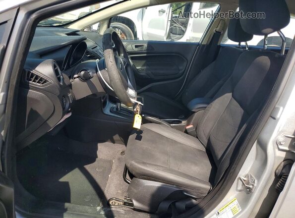 3FADP4EJ2KM126369 2019 FORD FIESTA Серебряный Вид салона спереди