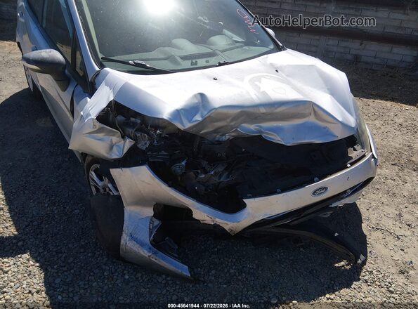 3FADP4EJ3GM207226 2016 FORD FIESTA Серебряный Вид спереди
