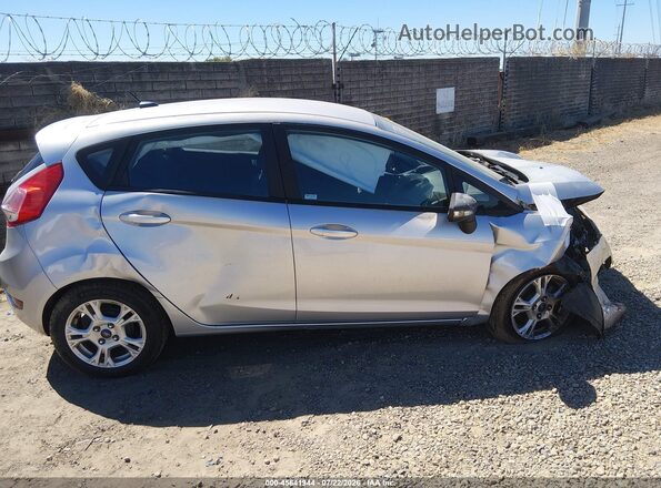 3FADP4EJ3GM207226 2016 FORD FIESTA Серебряный Вид задней части салона