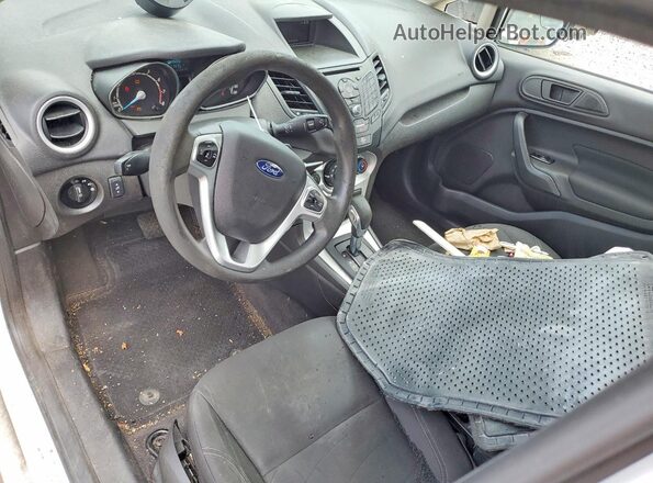 3FADP4EJ3JM103312 2018 FORD FIESTA White Widok deski rozdzielczej