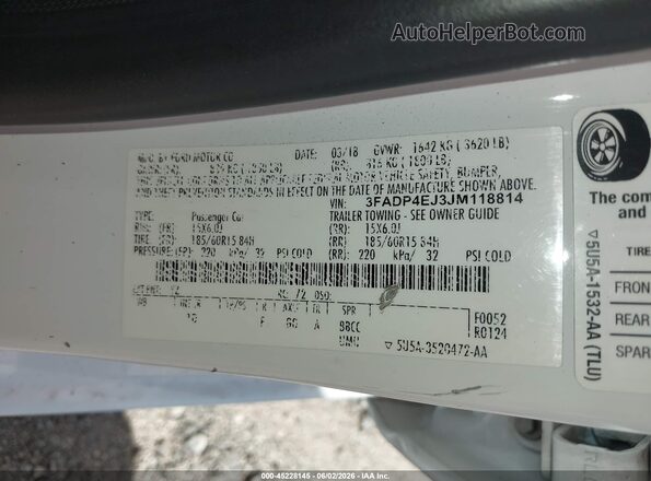 3FADP4EJ3JM118814 2018 FORD FIESTA White Vista del compartimento del motor