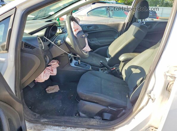 3FADP4EJ3JM122507 2018 FORD FIESTA White Widok wnętrza z przodu
