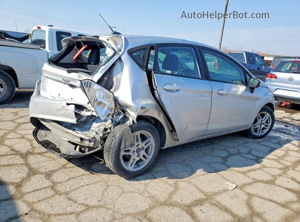 3FADP4EJ3JM127500 2018 FORD FIESTA Silver Tył prawy