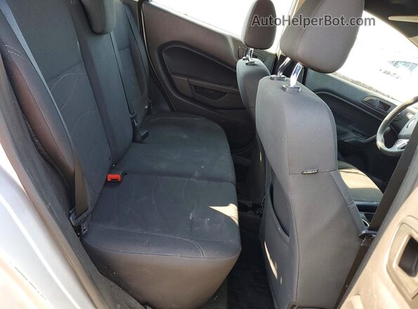 3FADP4EJ3JM127500 2018 FORD FIESTA Silver Widok tylnych siedzeń