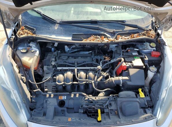 3FADP4EJ3JM127500 2018 FORD FIESTA Silver Widok wnętrza z tyłu