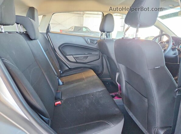 3FADP4EJ3JM141137 2018 FORD FIESTA Silver Widok tylnych siedzeń