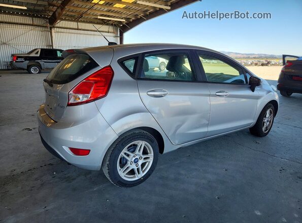 3FADP4EJ3JM141137 2018 FORD FIESTA Silver Tył prawy