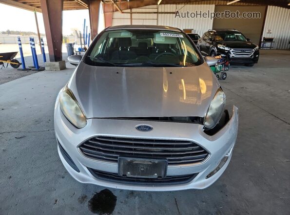 3FADP4EJ3JM141137 2018 FORD FIESTA Silver Widok z przodu