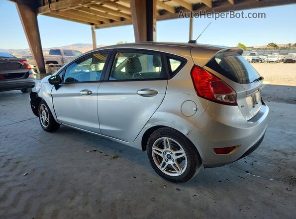 3FADP4EJ3JM141137 2018 FORD FIESTA Silver Tył lewy