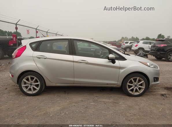 3FADP4EJ4JM128509 2018 FORD FIESTA Silver Вид задньої частини салону