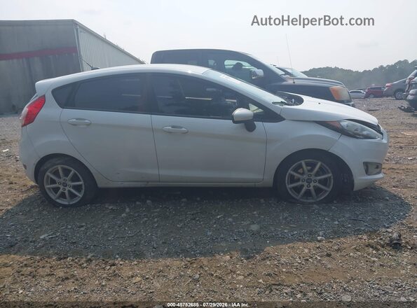 3FADP4EJ4KM106561 2019 FORD FIESTA Белый Вид задней части салона