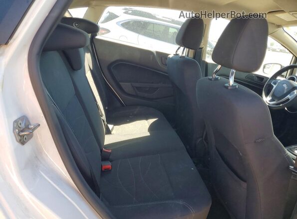 3FADP4EJ5JM115610 2018 FORD FIESTA White Widok tylnych siedzeń