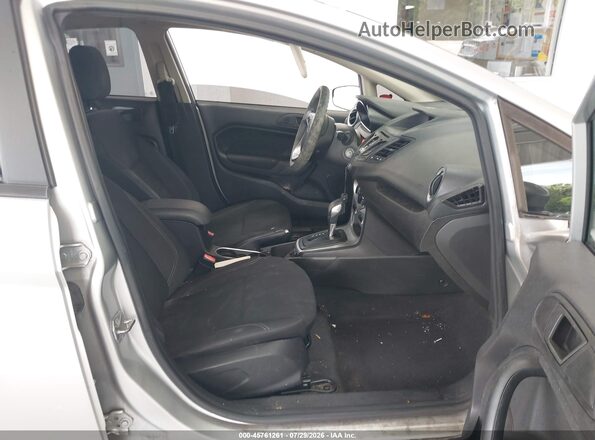 3FADP4EJ6HM156998 2017 FORD FIESTA Silver Вид салону спереду