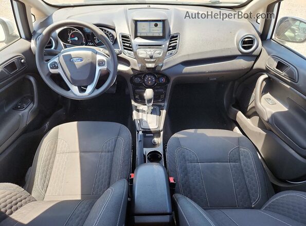 3FADP4EJ6JM135235 2018 FORD FIESTA White Առջևի վահանակի տեսք