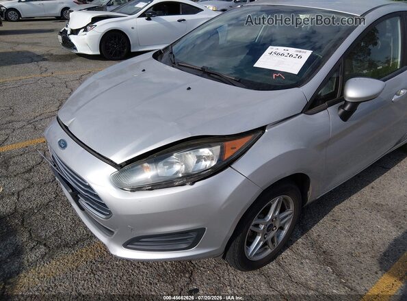 3FADP4EJ7KM121765 2019 FORD FIESTA Серебряный Вид задней части салона