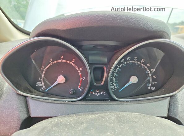 3FADP4EJ7KM158637 2019 FORD FIESTA Silver ხელსაწყოთა პანელის ხედი