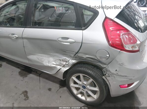 3FADP4EJ8HM136378 2017 FORD FIESTA Silver Front view