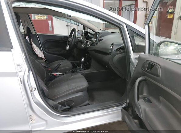 3FADP4EJ8HM136378 2017 FORD FIESTA Silver Front interior view