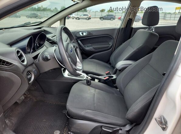 3FADP4EJ9GM119510 2016 FORD FIESTA Белый Вид салона спереди