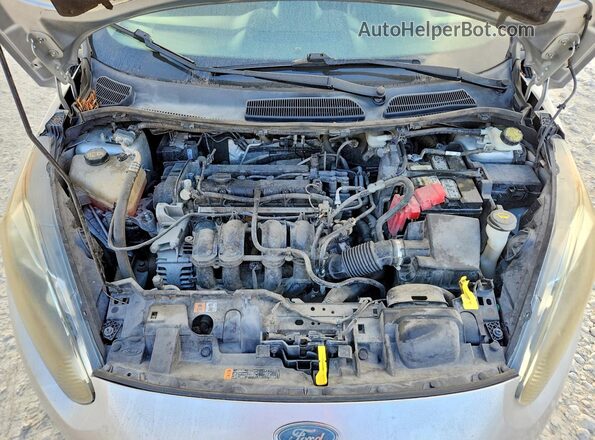 3FADP4EJ9HM132002 2017 FORD FIESTA Silver Vista interior trasera