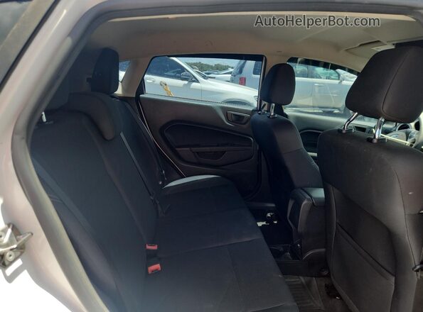 3FADP4EJ9HM146546 2017 FORD FIESTA White Vista de los asientos traseros