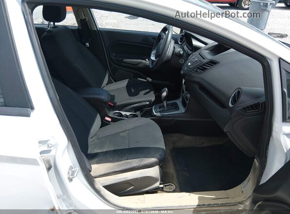 3FADP4EJ9KM113618 2019 FORD FIESTA Белый Вид салона спереди