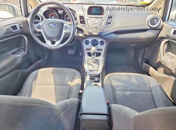 3FADP4EJXGM107334 2016 FORD FIESTA White Widok deski rozdzielczej