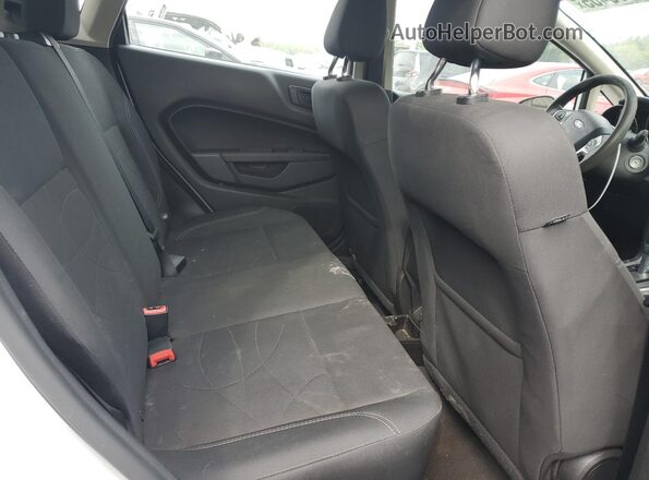 3FADP4EJXHM118609 2017 FORD FIESTA White Widok tylnych siedzeń