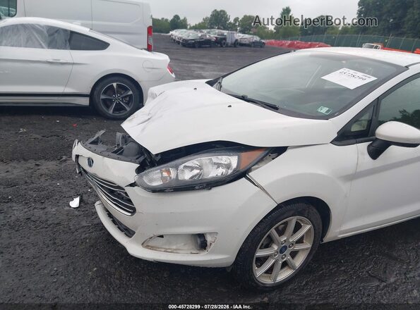 3FADP4EJXKM107228 2019 FORD FIESTA White Widok z przodu