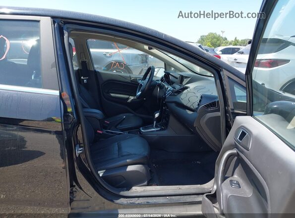 3FADP4FJ1JM144715 2018 FORD FIESTA Черный Вид салона спереди