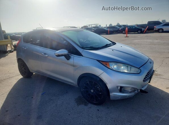 3FADP4FJ5GM174938 2016 FORD FIESTA Silver Delantero derecho