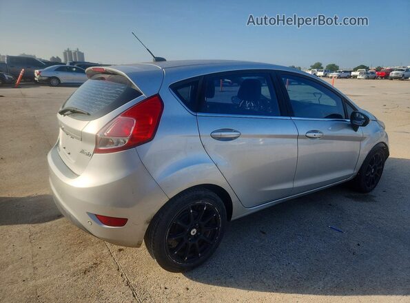 3FADP4FJ5GM174938 2016 FORD FIESTA Silver Trasero derecho