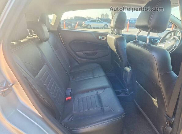 3FADP4FJ5GM174938 2016 FORD FIESTA Silver Vista de los asientos traseros
