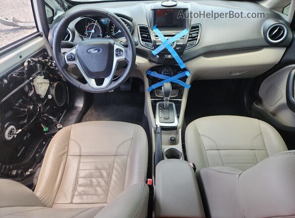 3FADP4FJ7JM143648 2018 FORD FIESTA White Dashboard view