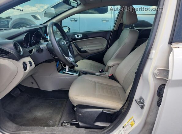 3FADP4FJ7JM143648 2018 FORD FIESTA White Front interior view