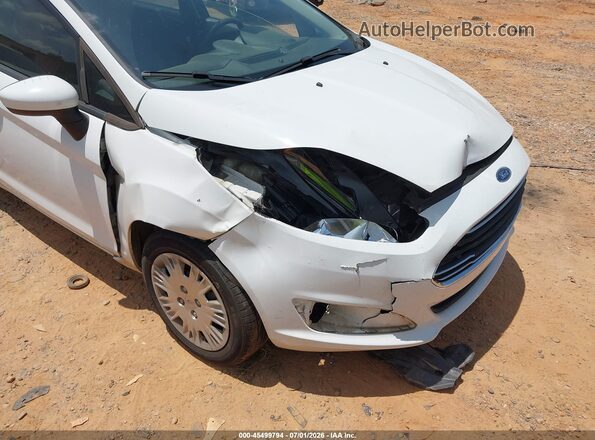 3FADP4TJ3HM146366 2017 FORD FIESTA White Widok z przodu